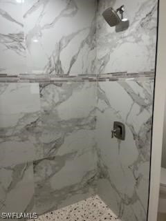 801 Southwest Raintree Boulevard LaBelle, FL 33935 - Photo 10 of 15 a bathroom with a shower