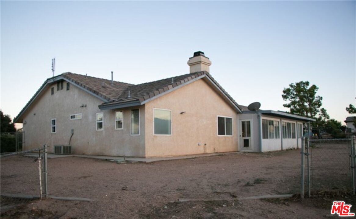 7510 Rodeo Road Oak Hills, CA 92344 - Photo 4 of 11