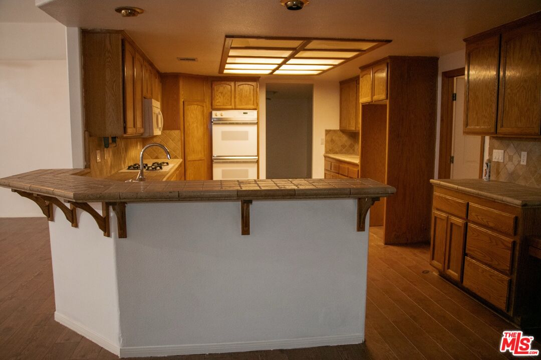7510 Rodeo Road Oak Hills, CA 92344 - Photo 7 of 11