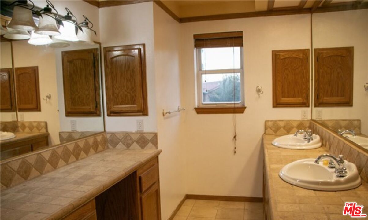 7510 Rodeo Road Oak Hills, CA 92344 - Photo 8 of 11