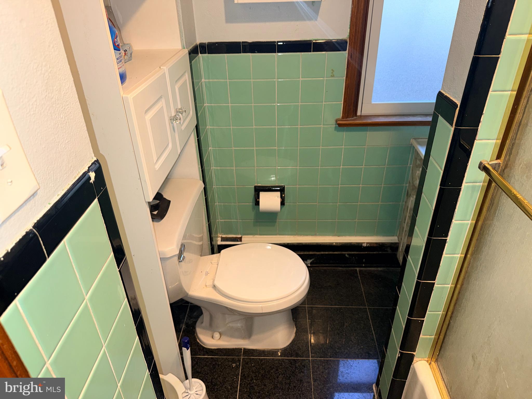 335 Pontiac Street Essington, PA 19029 - Photo 11 of 24 Main Floor Bathroom