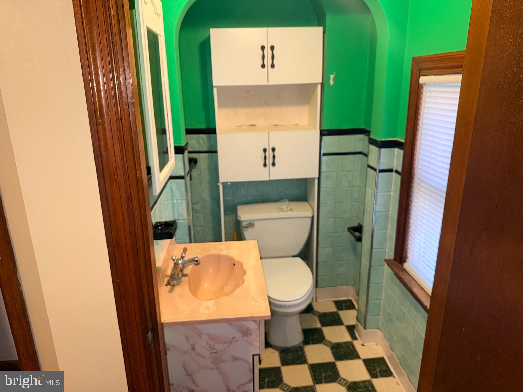 335 Pontiac Street Essington, PA 19029 - Photo 14 of 24 Second Floor 1/2 Bath