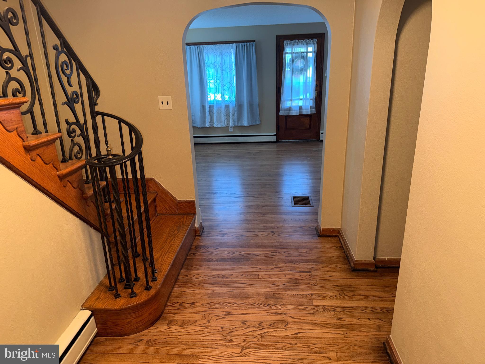 335 Pontiac Street Essington, PA 19029 - Photo 21 of 24 Main Floor Hallway
