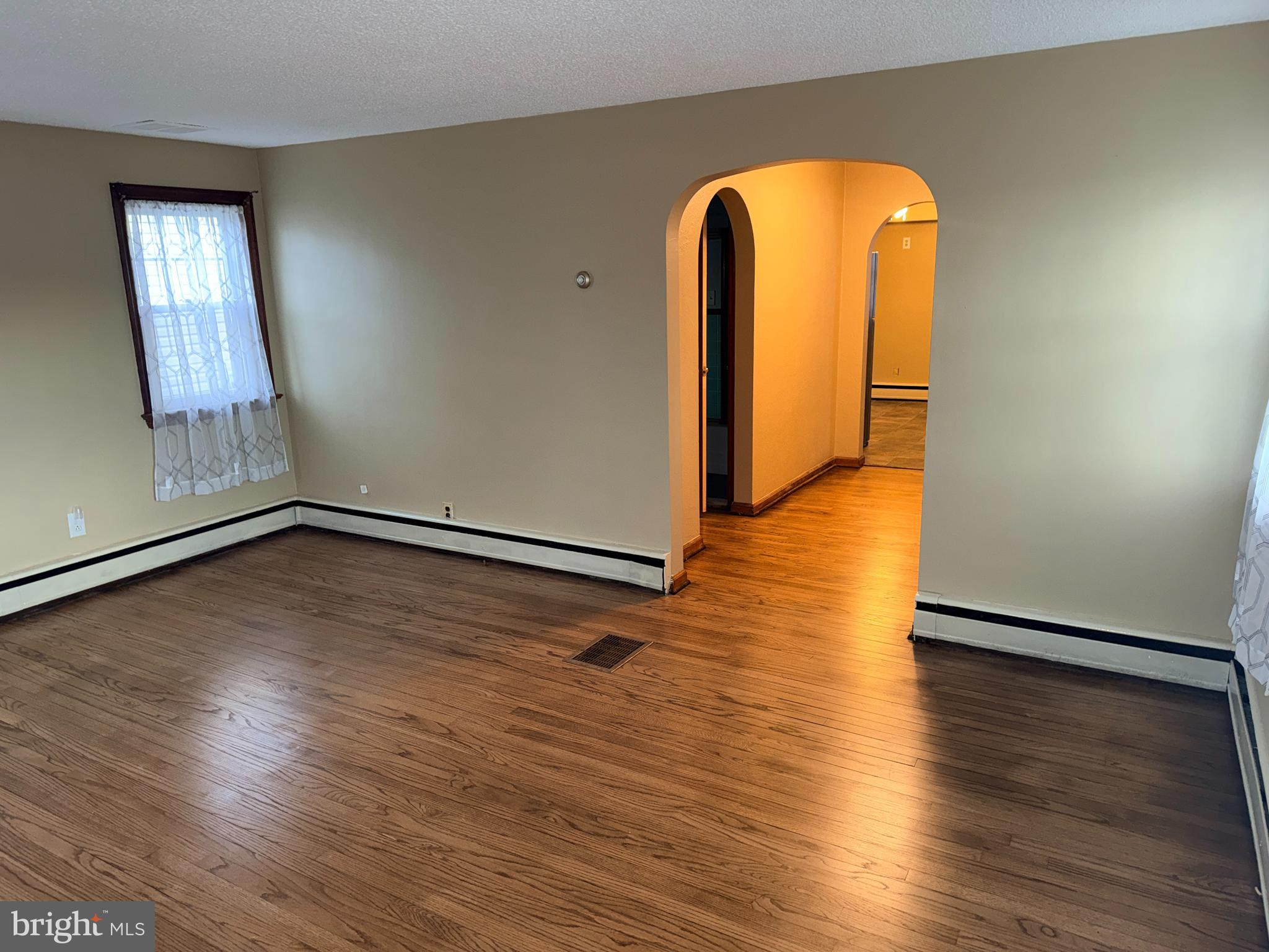 335 Pontiac Street Essington, PA 19029 - Photo 9 of 24 Living Room