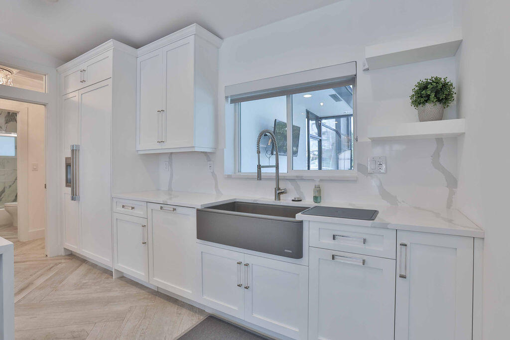 713 Forsyth Street Boca Raton, FL 33487 - Photo 11 of 39 Kitchen