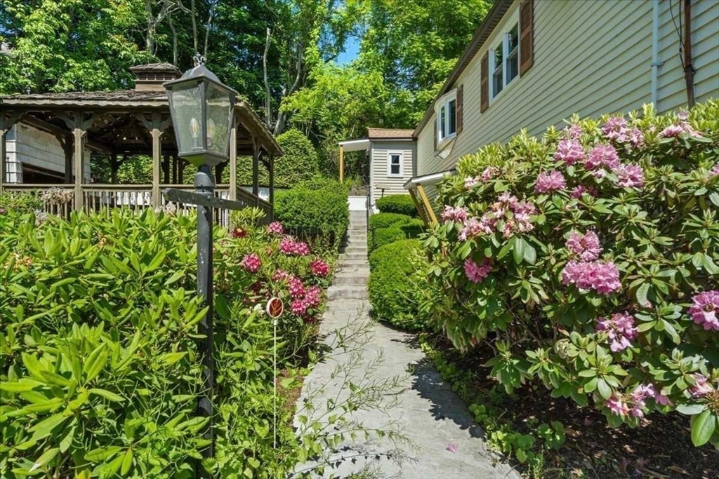 11 Pocono Road Worcester, MA 01605 - Photo 25 of 32
