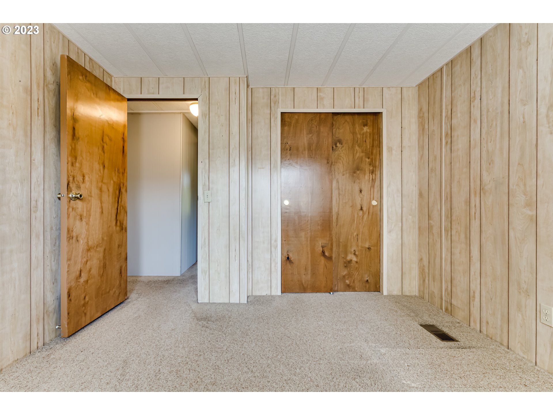 34637 Devonshire Drive Eugene, OR 97405 - Photo 26 of 37 a view of an empty room