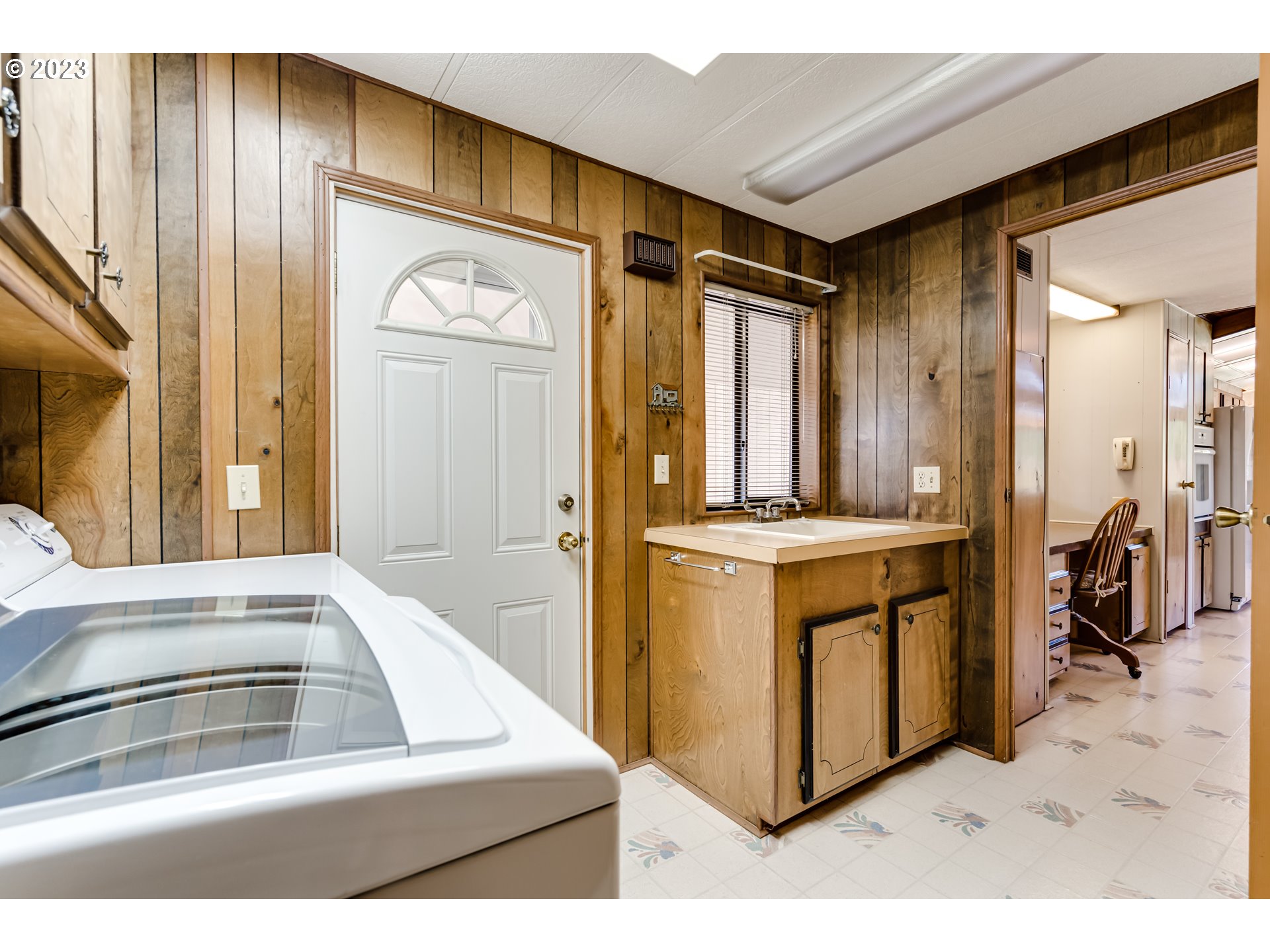 34637 Devonshire Drive Eugene, OR 97405 - Photo 29 of 37 a view of kitchen with cabinets