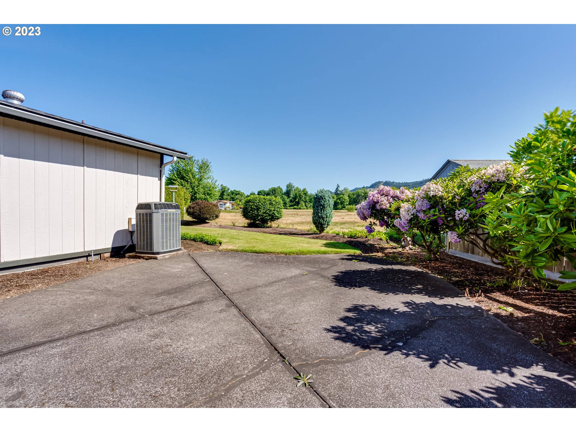 34637 Devonshire Drive Eugene, OR 97405 - Photo 32 of 37