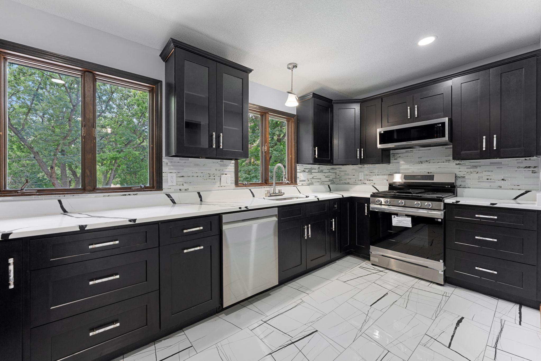 2020 Arcade Street Maplewood, MN 55109 - Photo 17 of 56