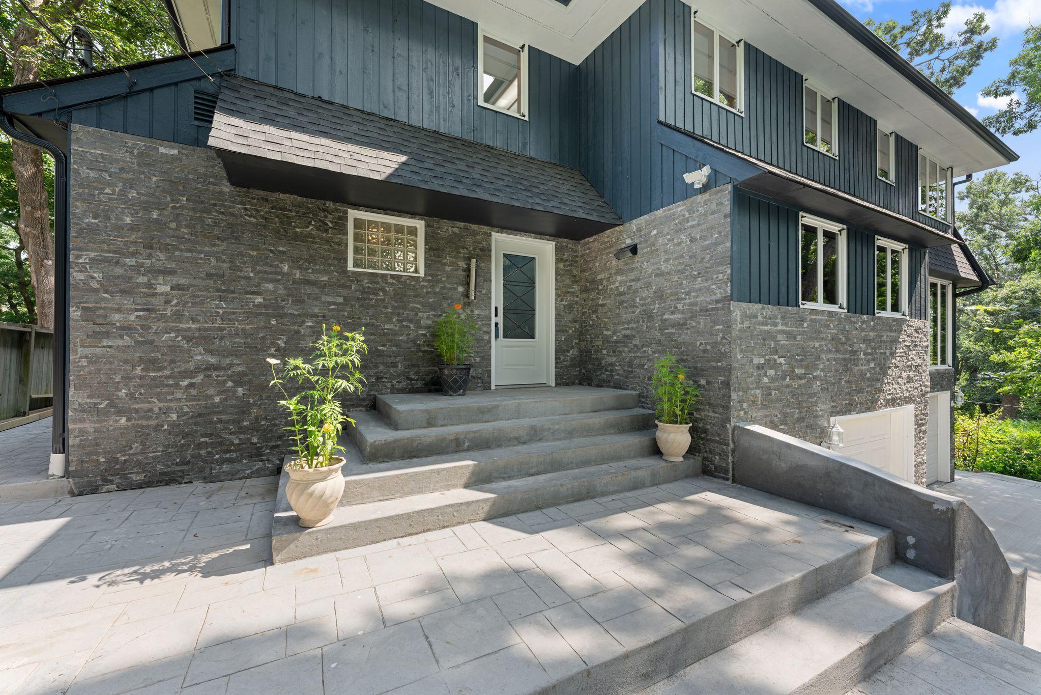 2020 Arcade Street Maplewood, MN 55109 - Photo 5 of 56