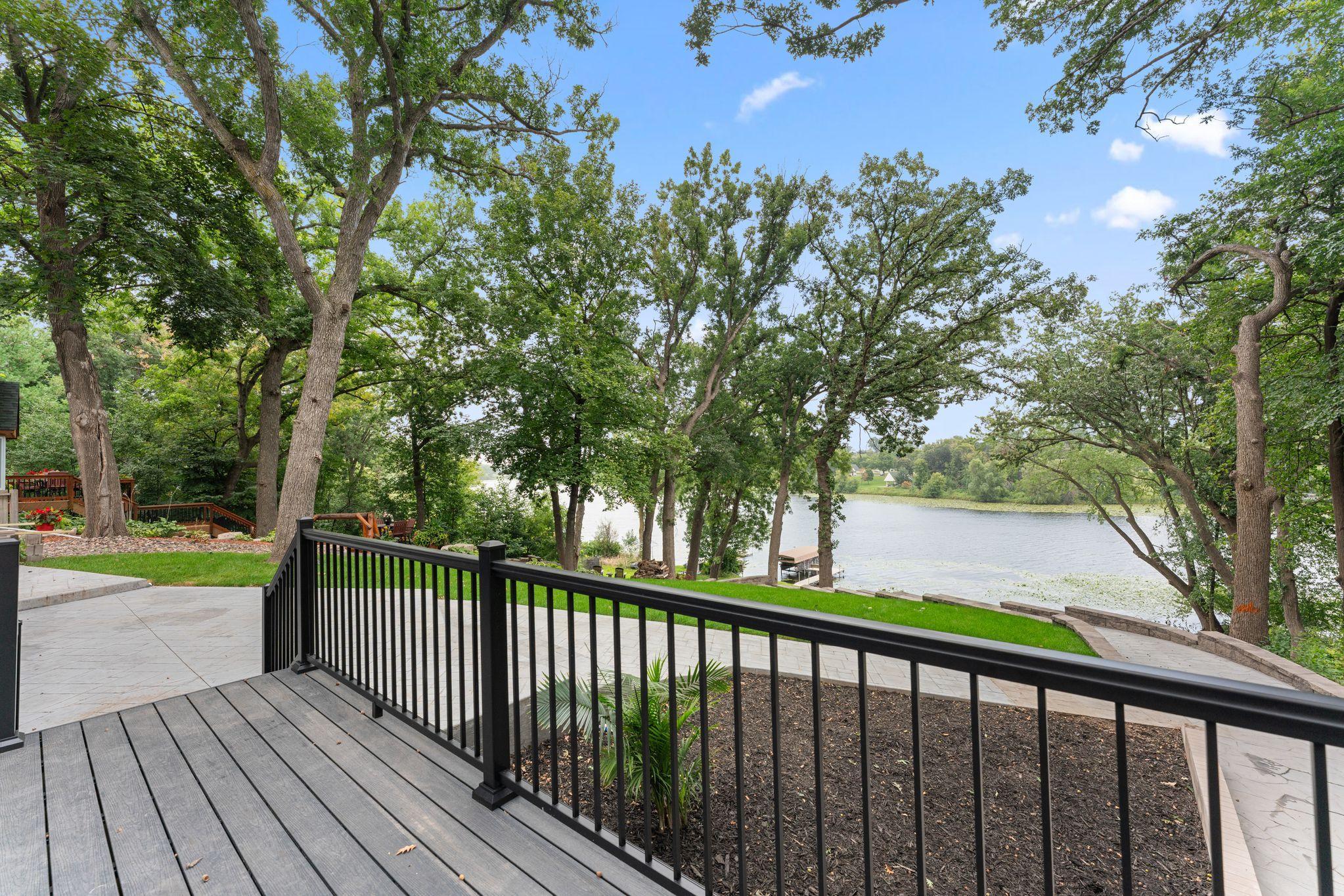 2020 Arcade Street Maplewood, MN 55109 - Photo 6 of 56