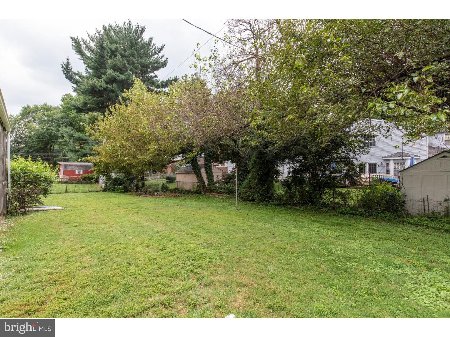 120 Rambling Way Springfield, PA 19064 - Photo 4 of 24