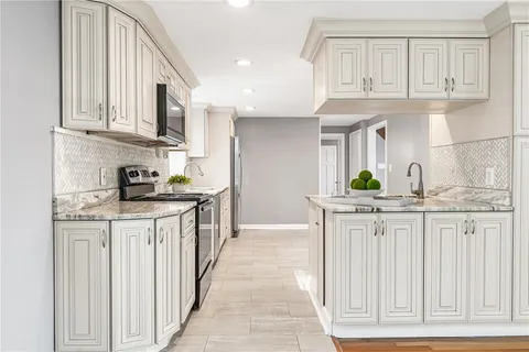 $695,000 | 23 Sarah Street, Providence, RI 02906