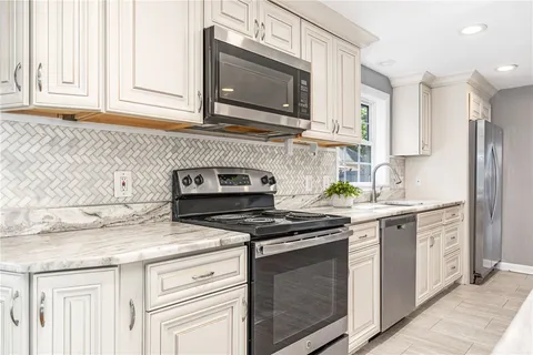 $695,000 | 23 Sarah Street, Providence, RI 02906