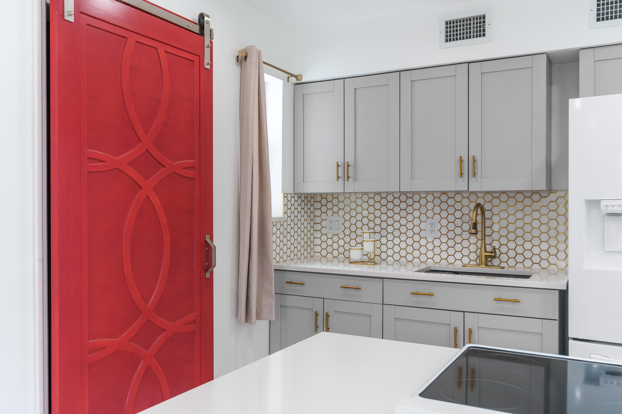 201 Northeast 28th Court Boynton Beach, FL 33435 - Photo 14 of 48 Sink and Cabinets