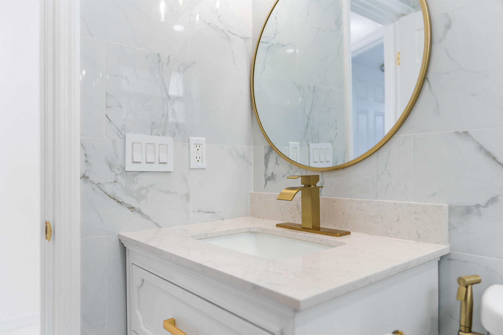 201 Northeast 28th Court Boynton Beach, FL 33435 - Photo 24 of 48 Luxury Sink & Mirror