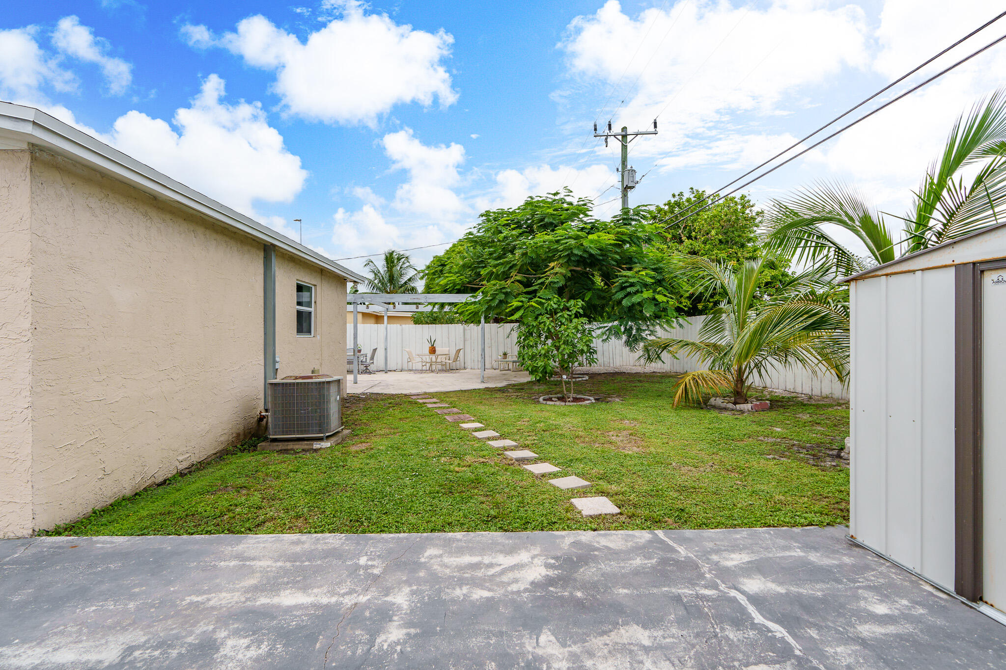 201 Northeast 28th Court Boynton Beach, FL 33435 - Photo 41 of 48 Backyard View