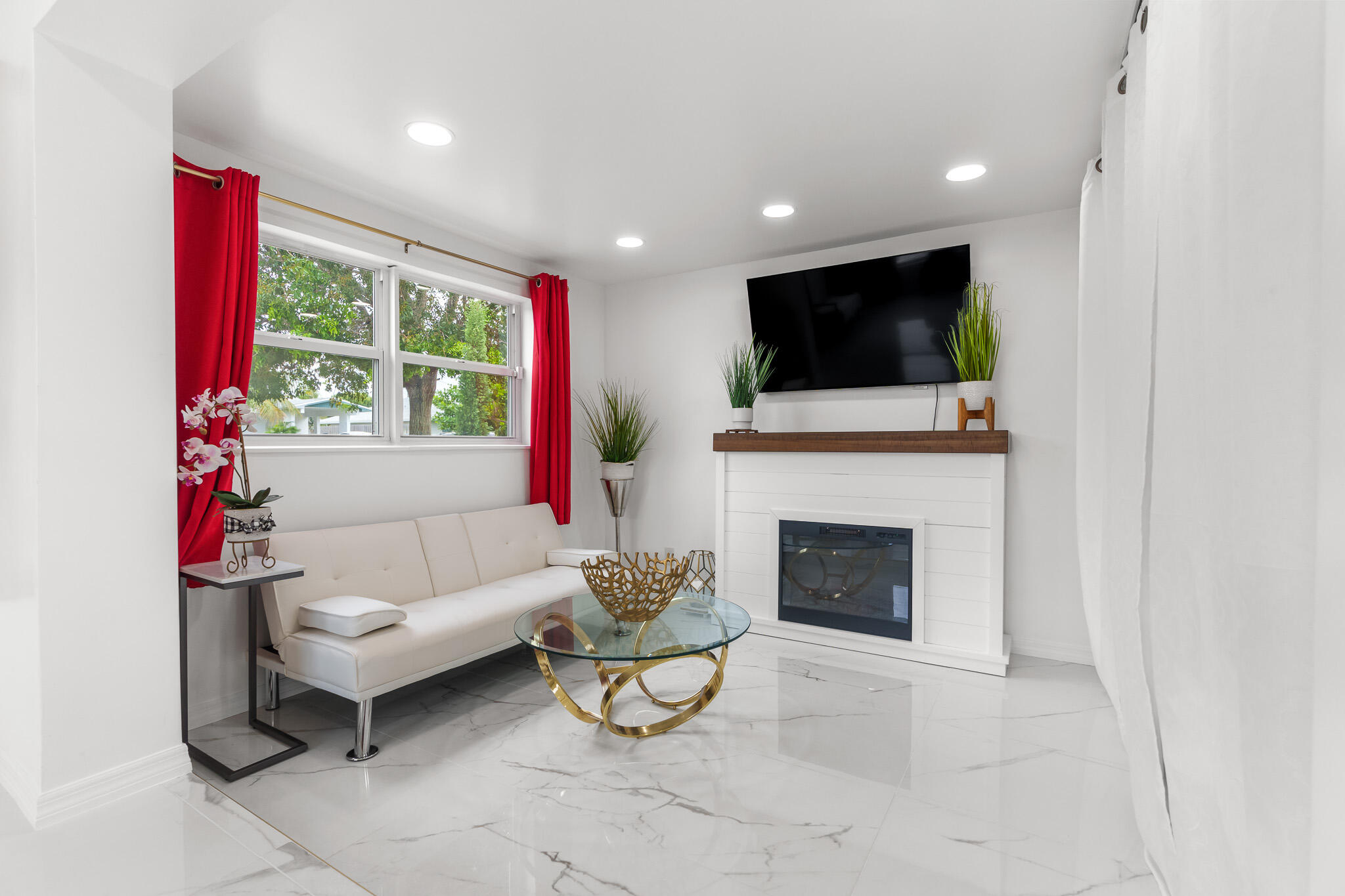 201 Northeast 28th Court Boynton Beach, FL 33435 - Photo 6 of 48 Living Room 1