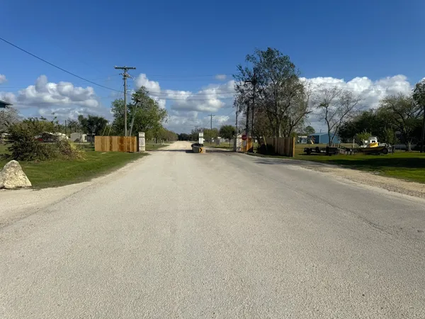 $12,000 | 1531 Springwood North, Palacios, TX 77465