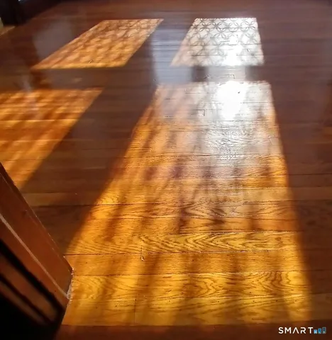 $1,800 | 652 High Street, Unit 2, Middletown, CT 06457