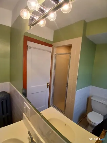 $1,800 | 652 High Street, Unit 2, Middletown, CT 06457