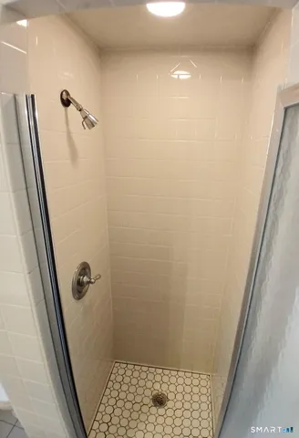 $1,800 | 652 High Street, Unit 2, Middletown, CT 06457