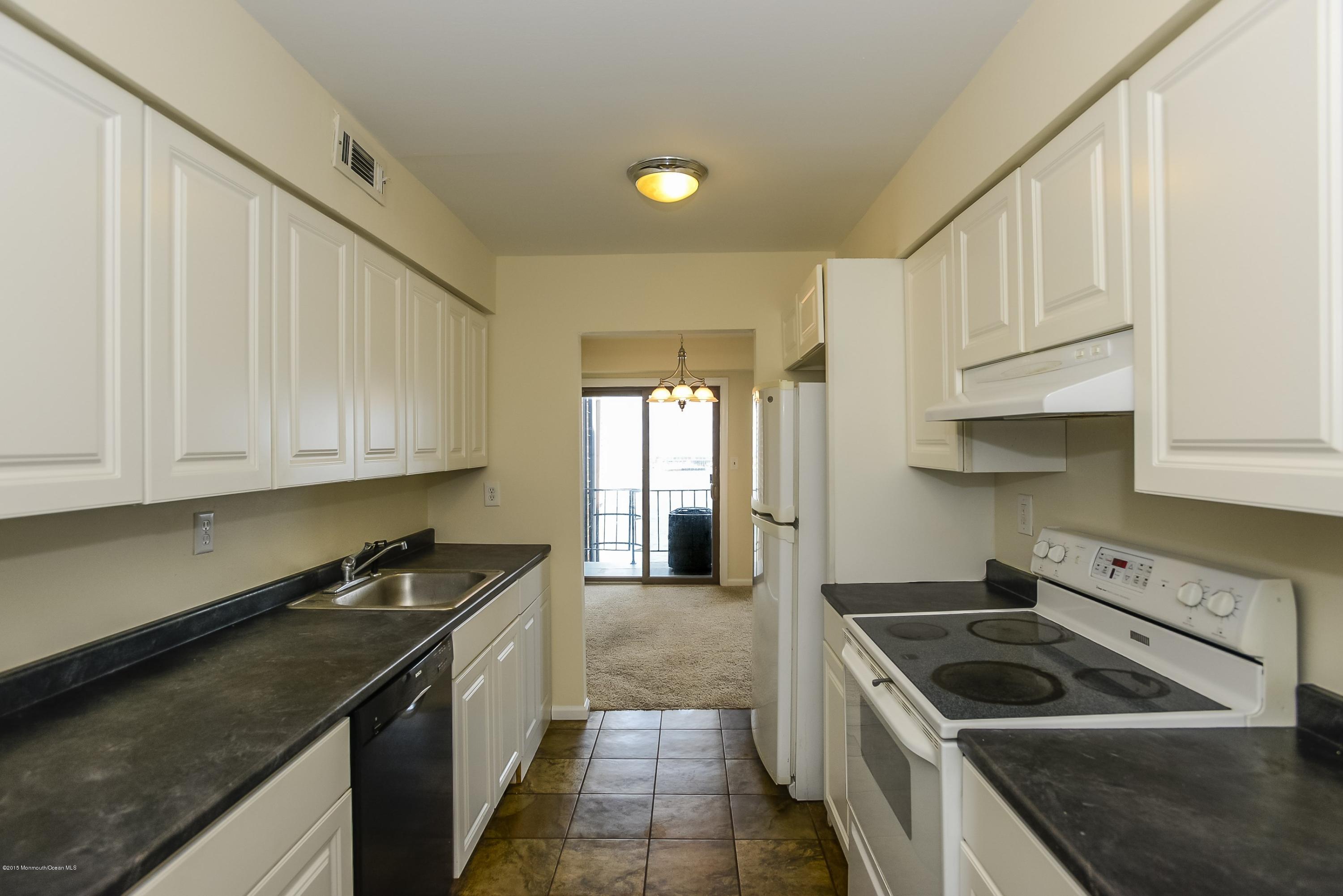 200 Portland Road, Unit A2 Rumson, NJ 07760 - Photo 14 of 26 011_Kitchen