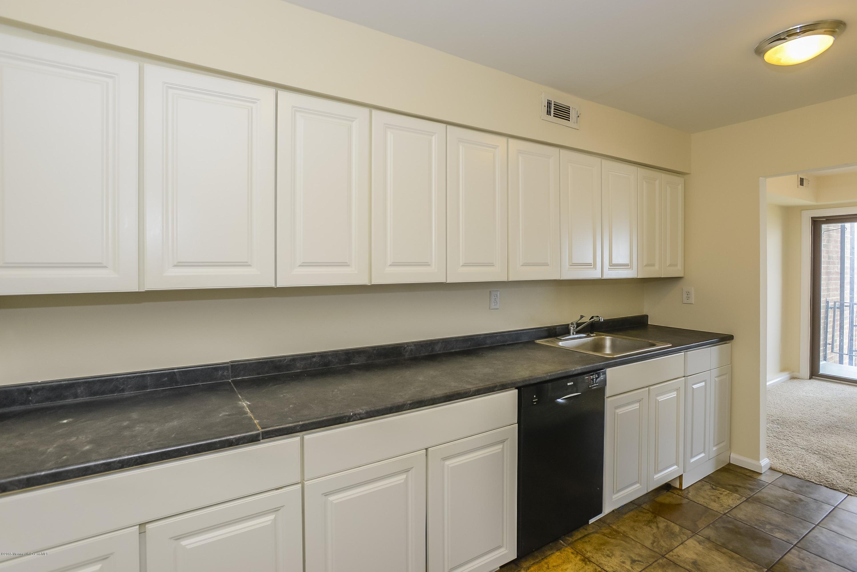 200 Portland Road, Unit A2 Rumson, NJ 07760 - Photo 15 of 26 013_Kitchen