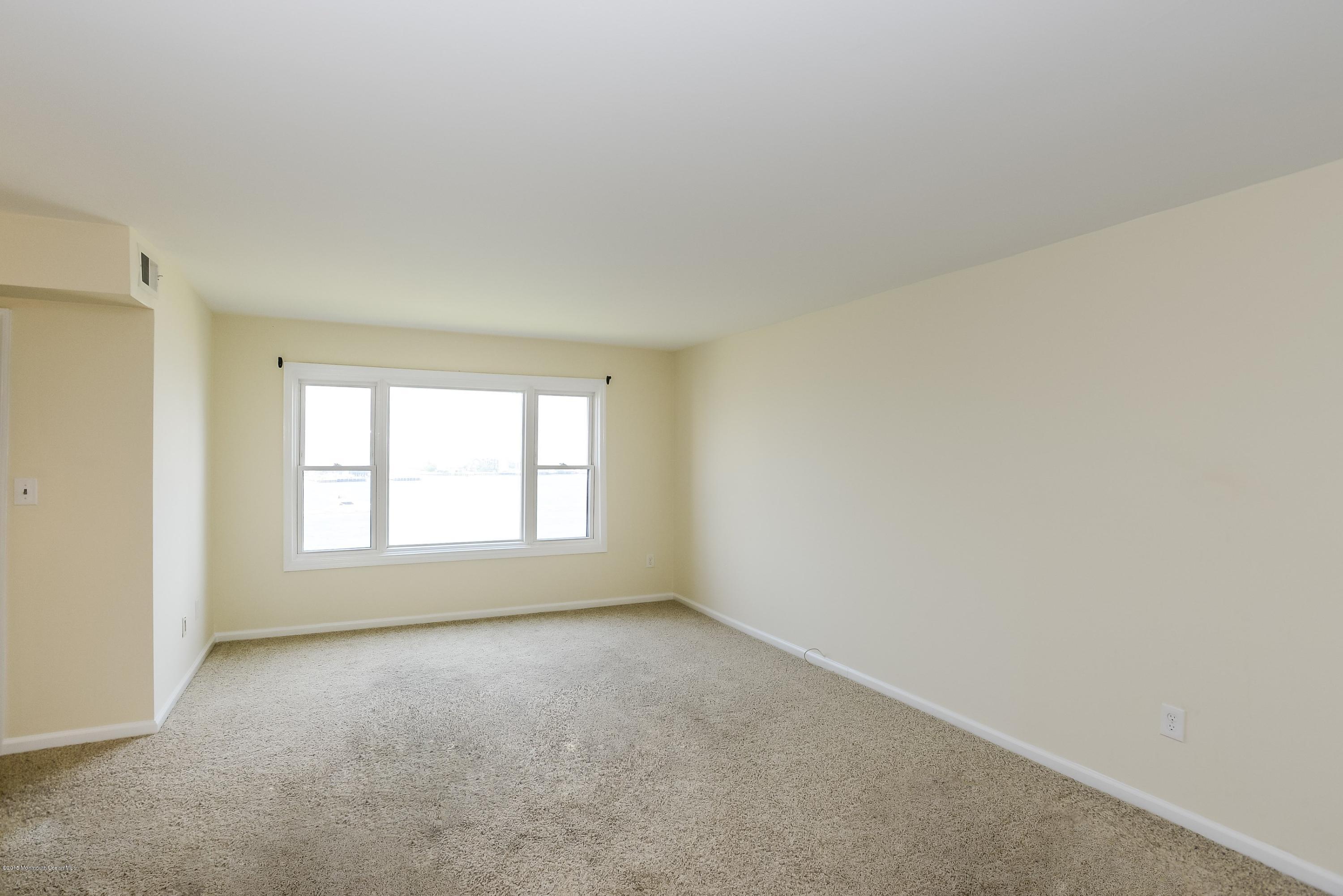 200 Portland Road, Unit A2 Rumson, NJ 07760 - Photo 19 of 26 004_Living Room