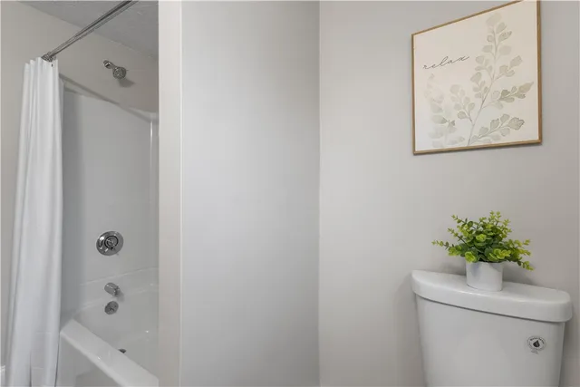 $485,000 | 81 Kenyon Road, Tiverton, RI 02878