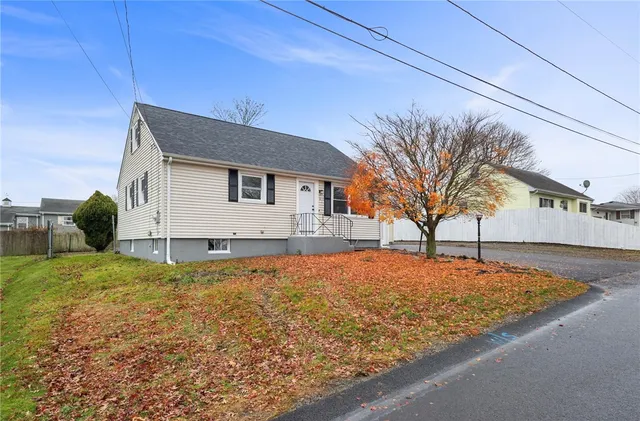 $485,000 | 81 Kenyon Road, Tiverton, RI 02878