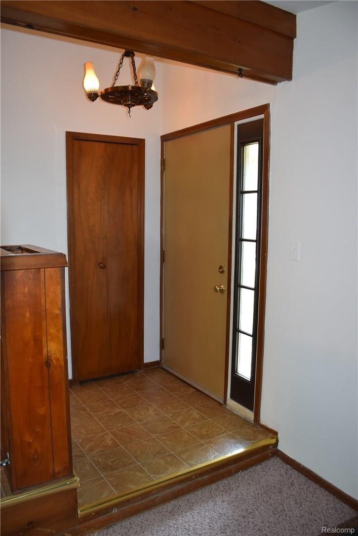 7358 Shea Road Marine City, MI 48039 - Photo 11 of 21 11 foyer.JPG
