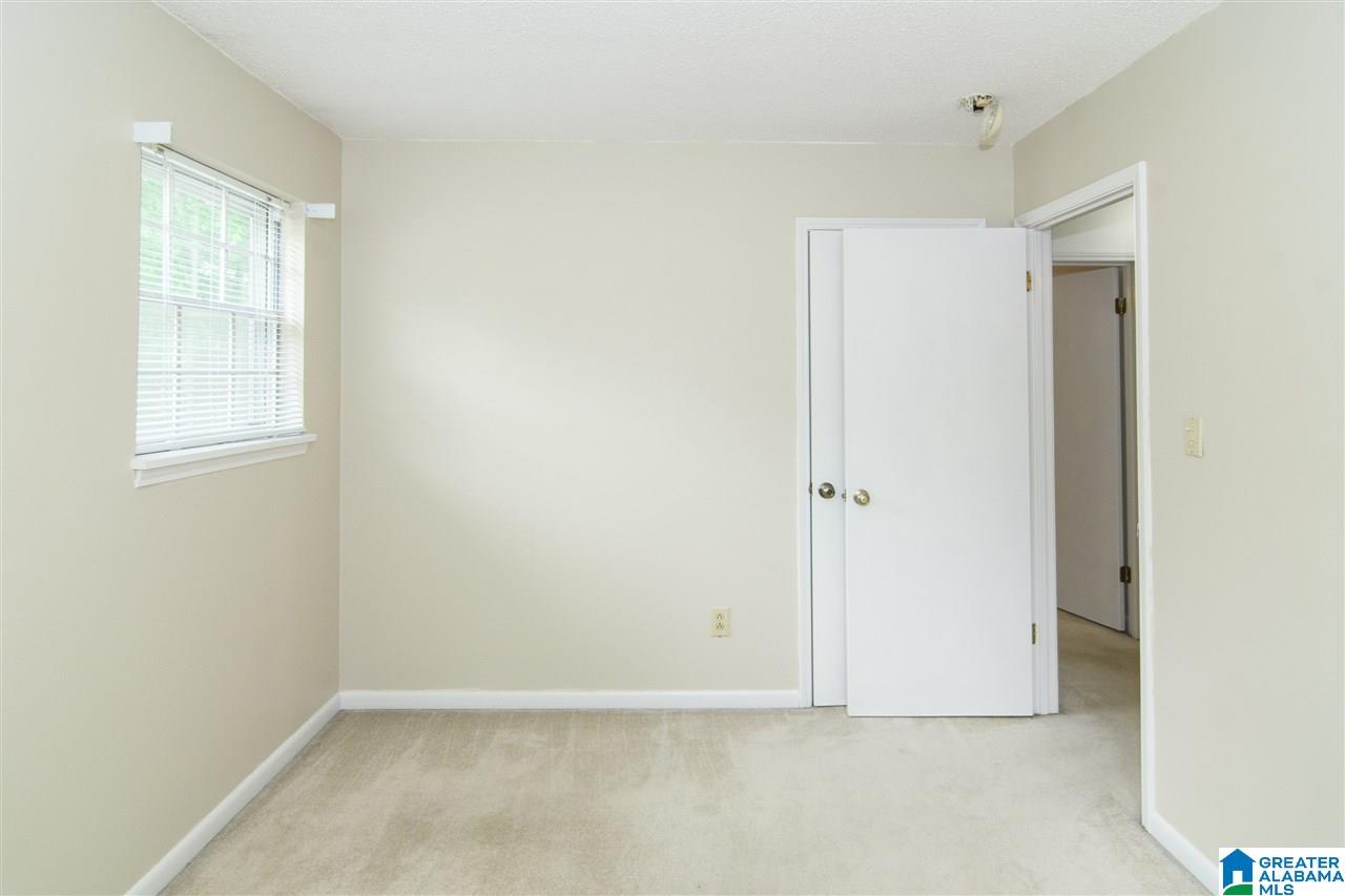 548 Overhill Drive Pelham, AL 35124 - Photo 15 of 32