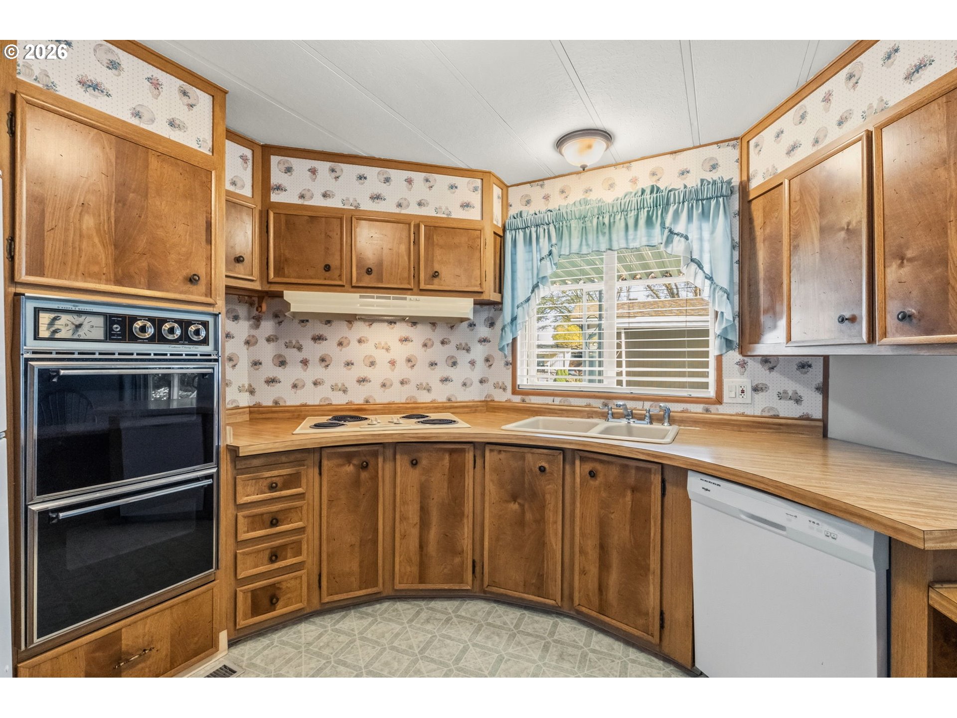 1475 Green Acres Road, Unit 8 Eugene, OR 97408 - Photo 12 of 35 Kitchen