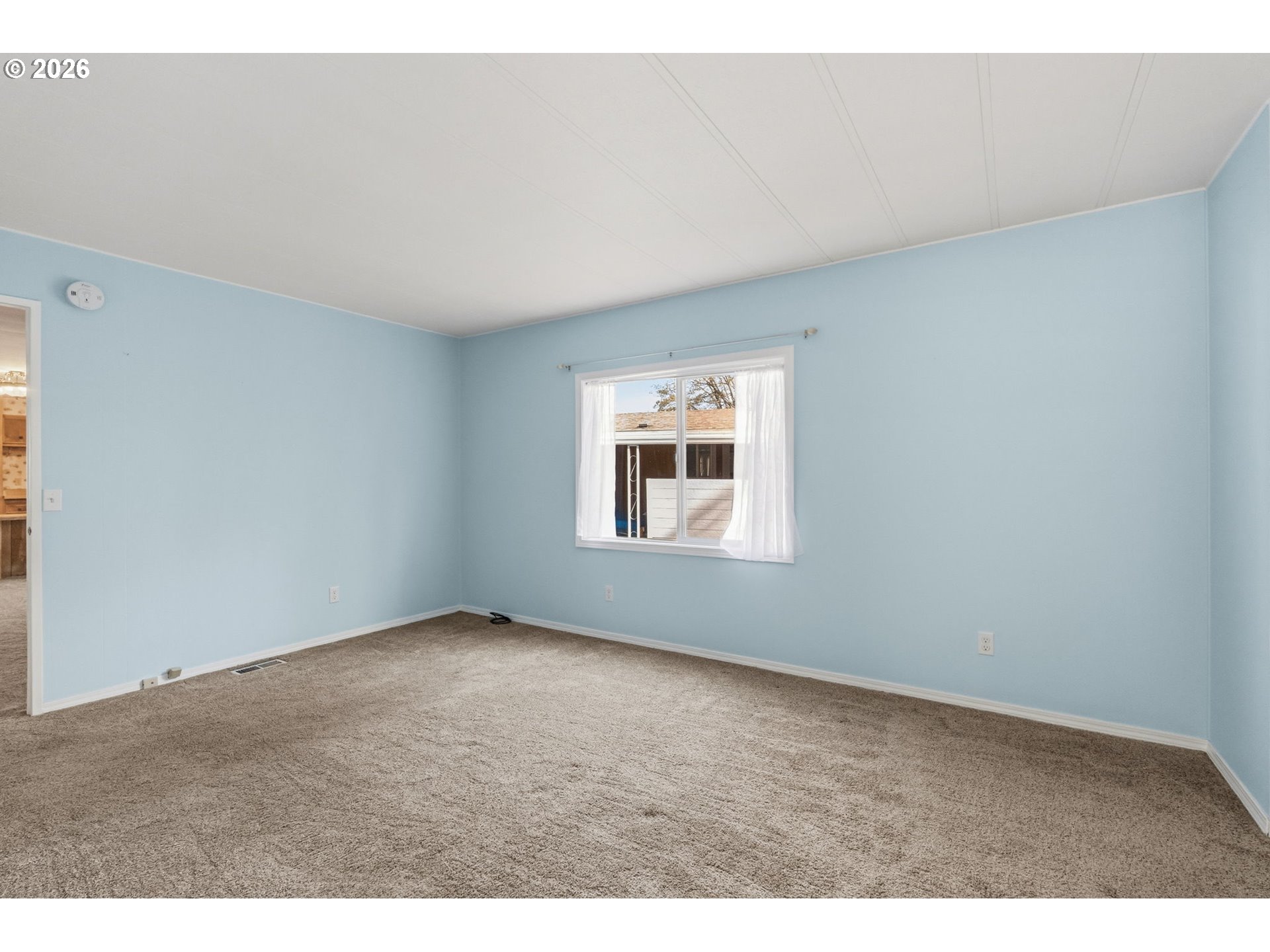 1475 Green Acres Road, Unit 8 Eugene, OR 97408 - Photo 18 of 35 Primary Bedroom