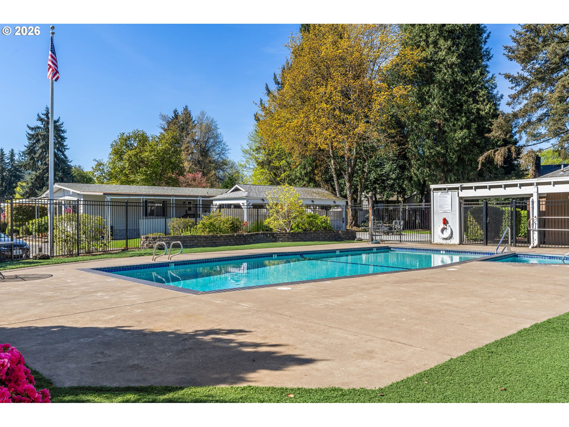 1475 Green Acres Road, Unit 8 Eugene, OR 97408 - Photo 32 of 35 Community Pool