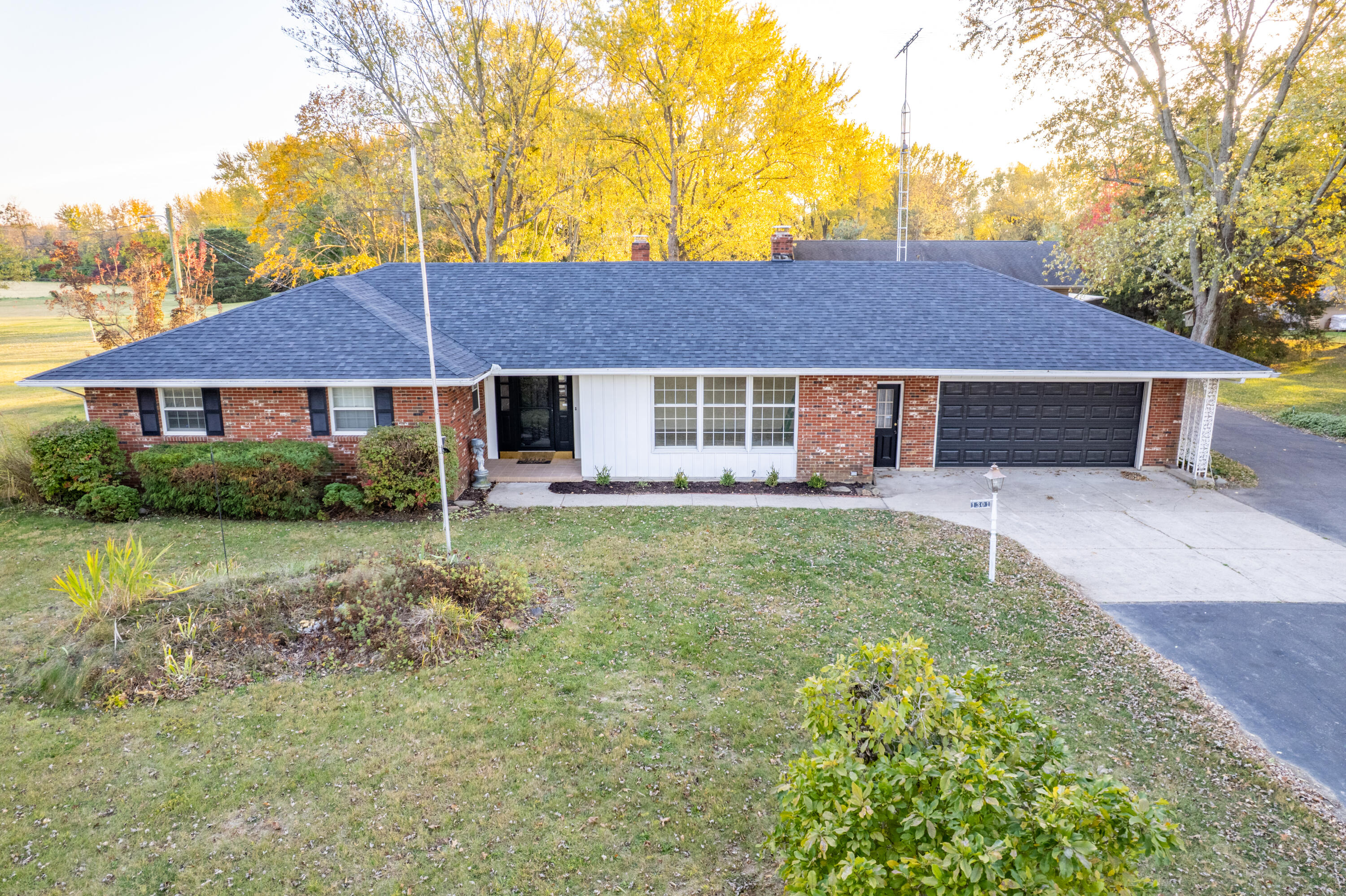 1301 Gearhart Road Sidney, OH 45365 - Photo 3 of 38