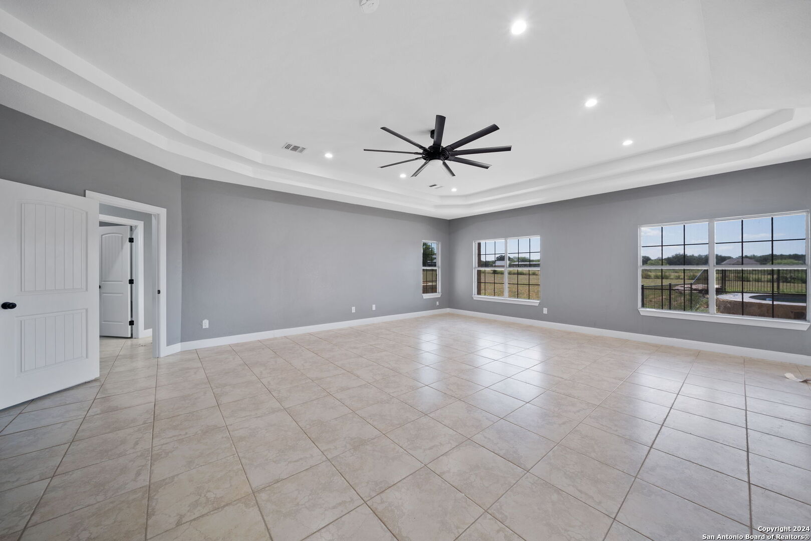 3022 Interstate 35 Natalia, TX 78059 - Photo 21 of 49 a view of an empty room with a window