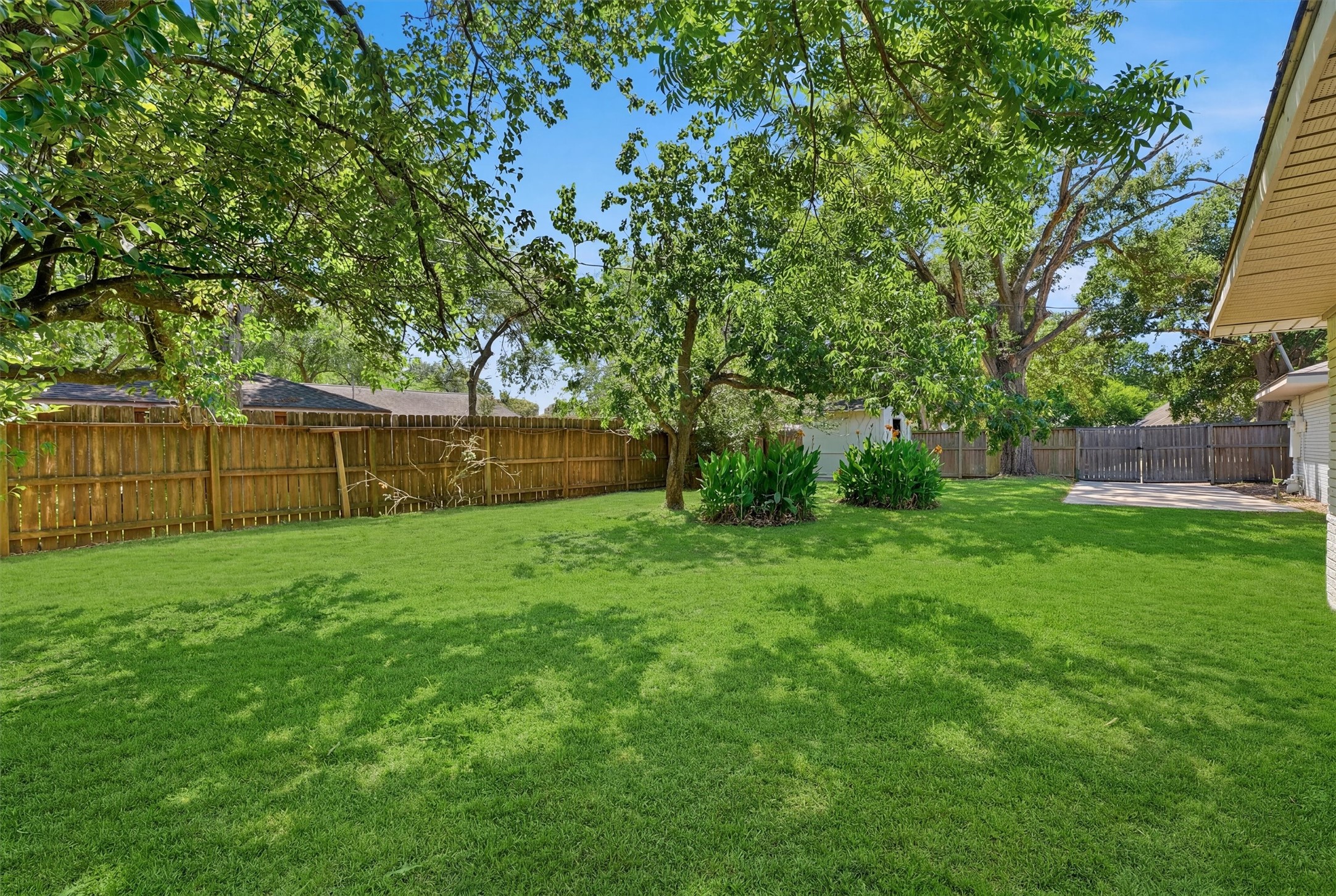 10302 Belfast Road La Porte, TX 77571 - Photo 24 of 30 Back Yard