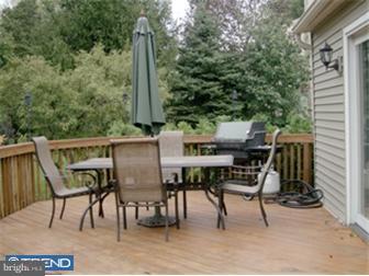 2935 Clyston Road Norristown, PA 19403 - Photo 11 of 12 Deck