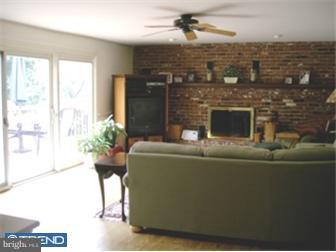 2935 Clyston Road Norristown, PA 19403 - Photo 9 of 12 Family Room