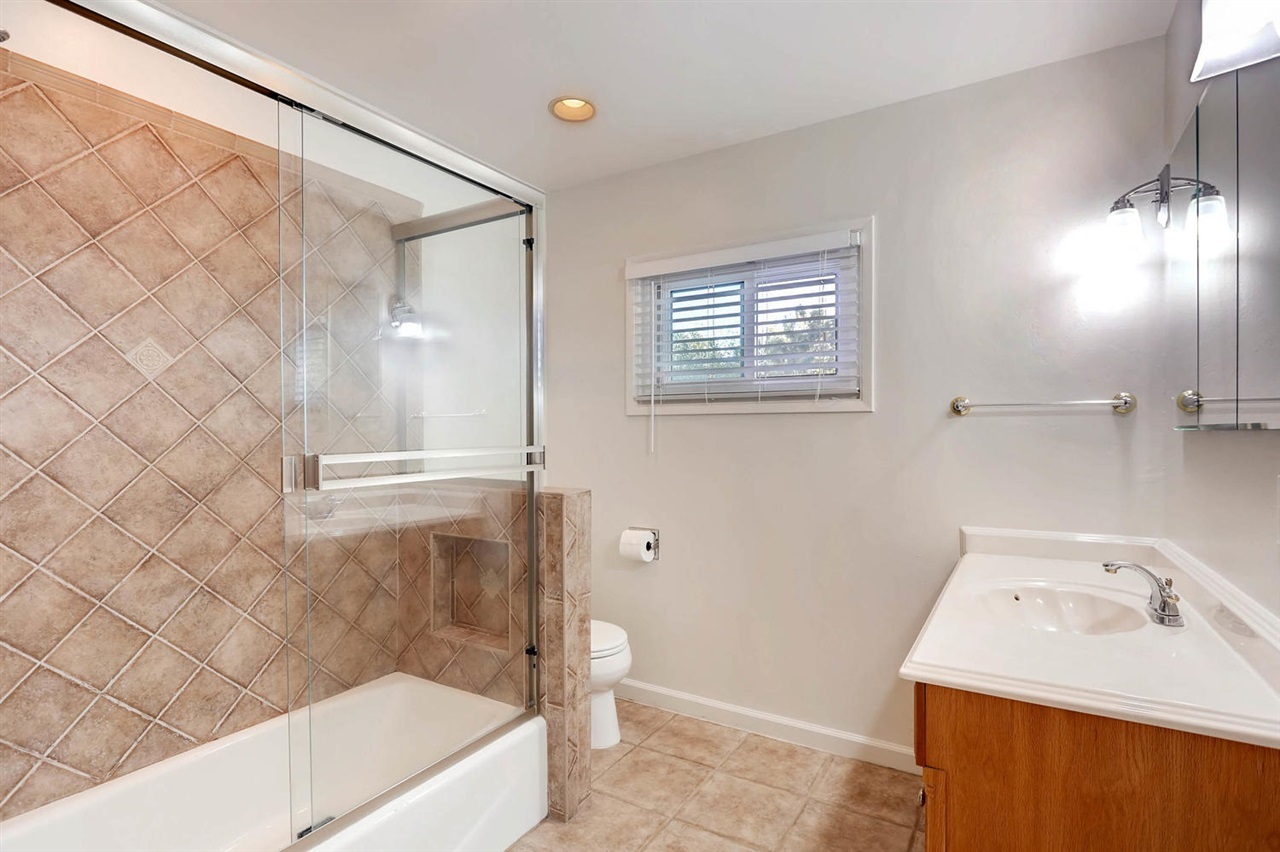 14729 Espola Road Poway, CA 92064 - Photo 12 of 25