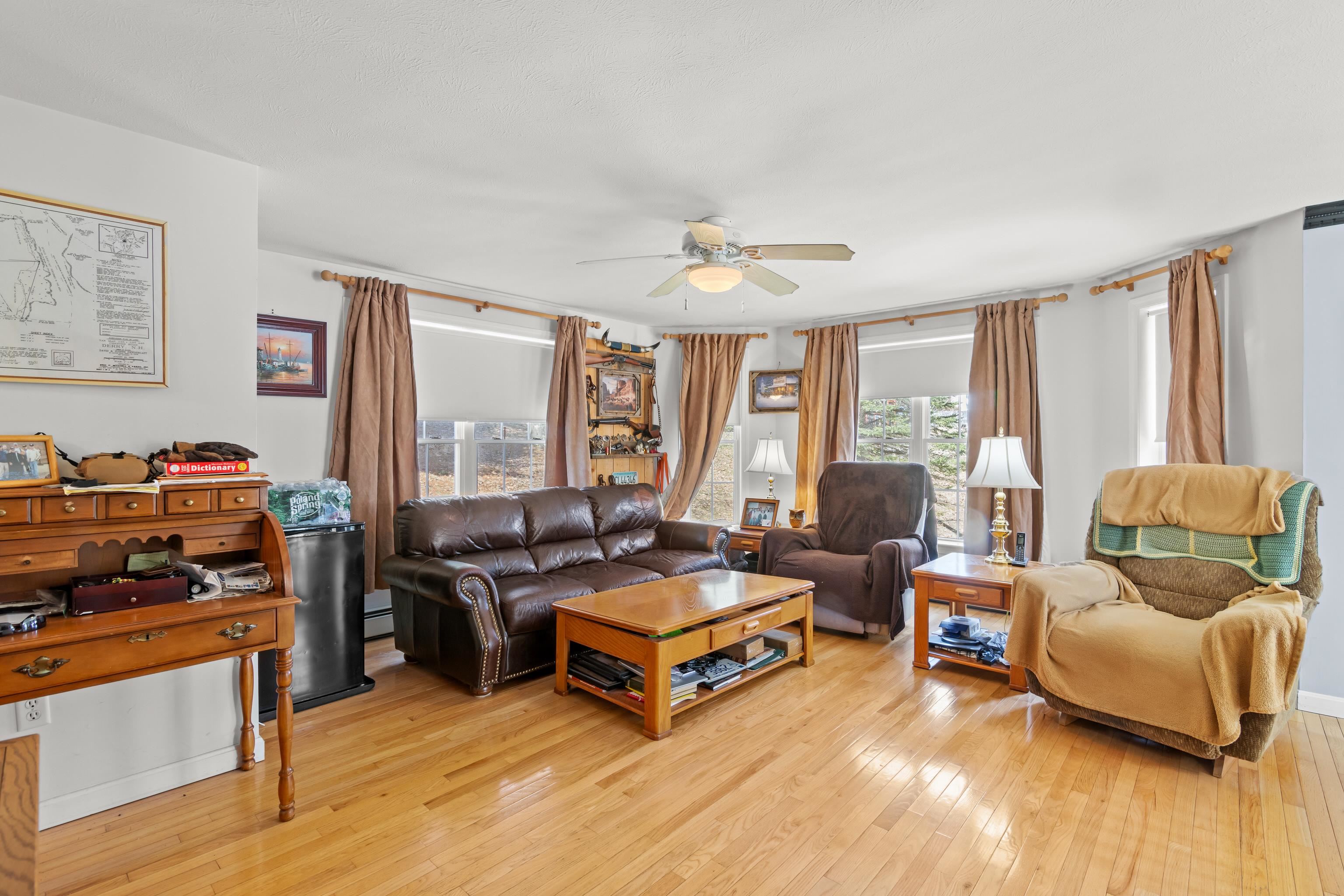 49 Chester Road Derry, NH 03038 - Photo 14 of 31