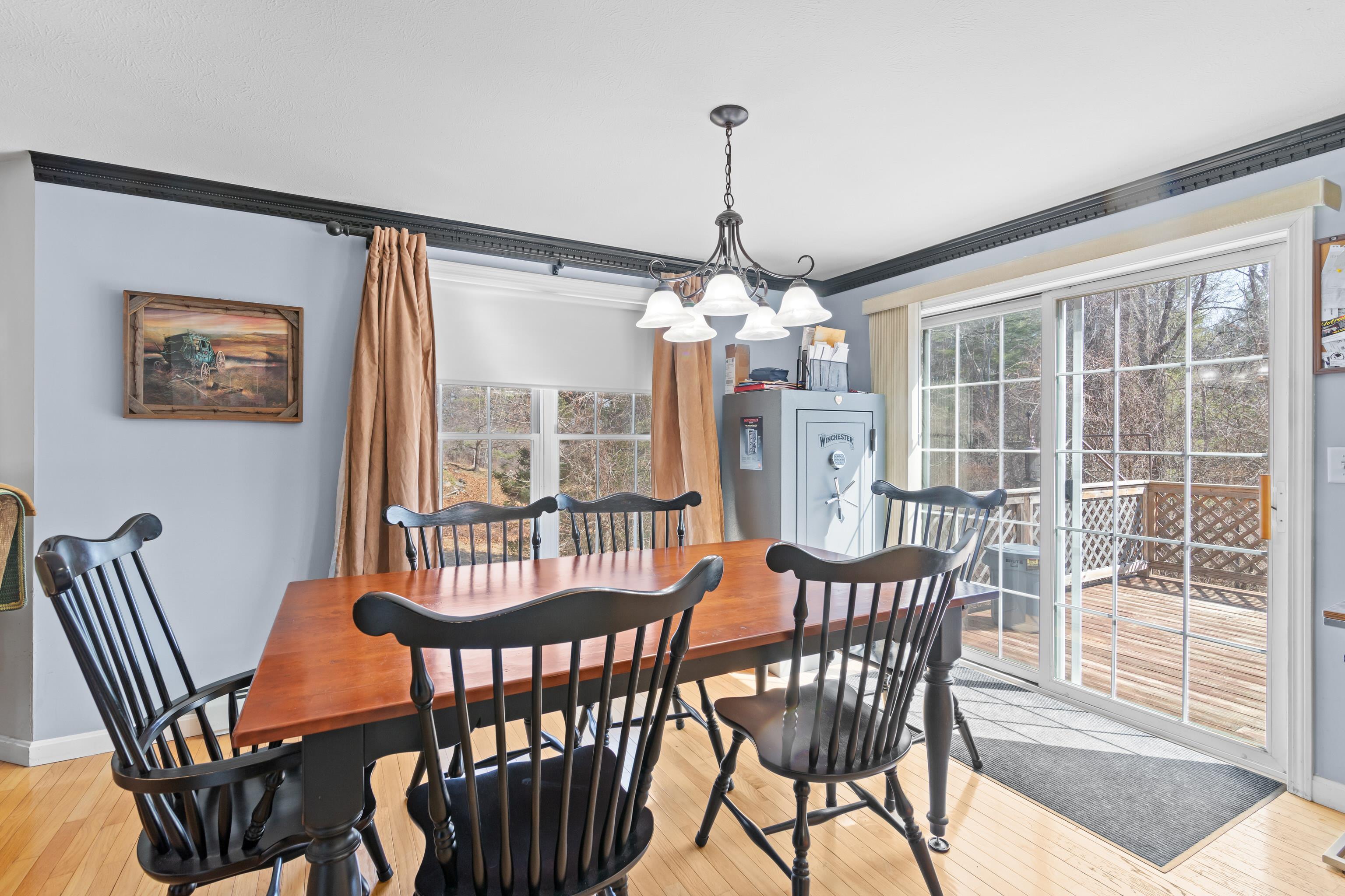 49 Chester Road Derry, NH 03038 - Photo 17 of 31