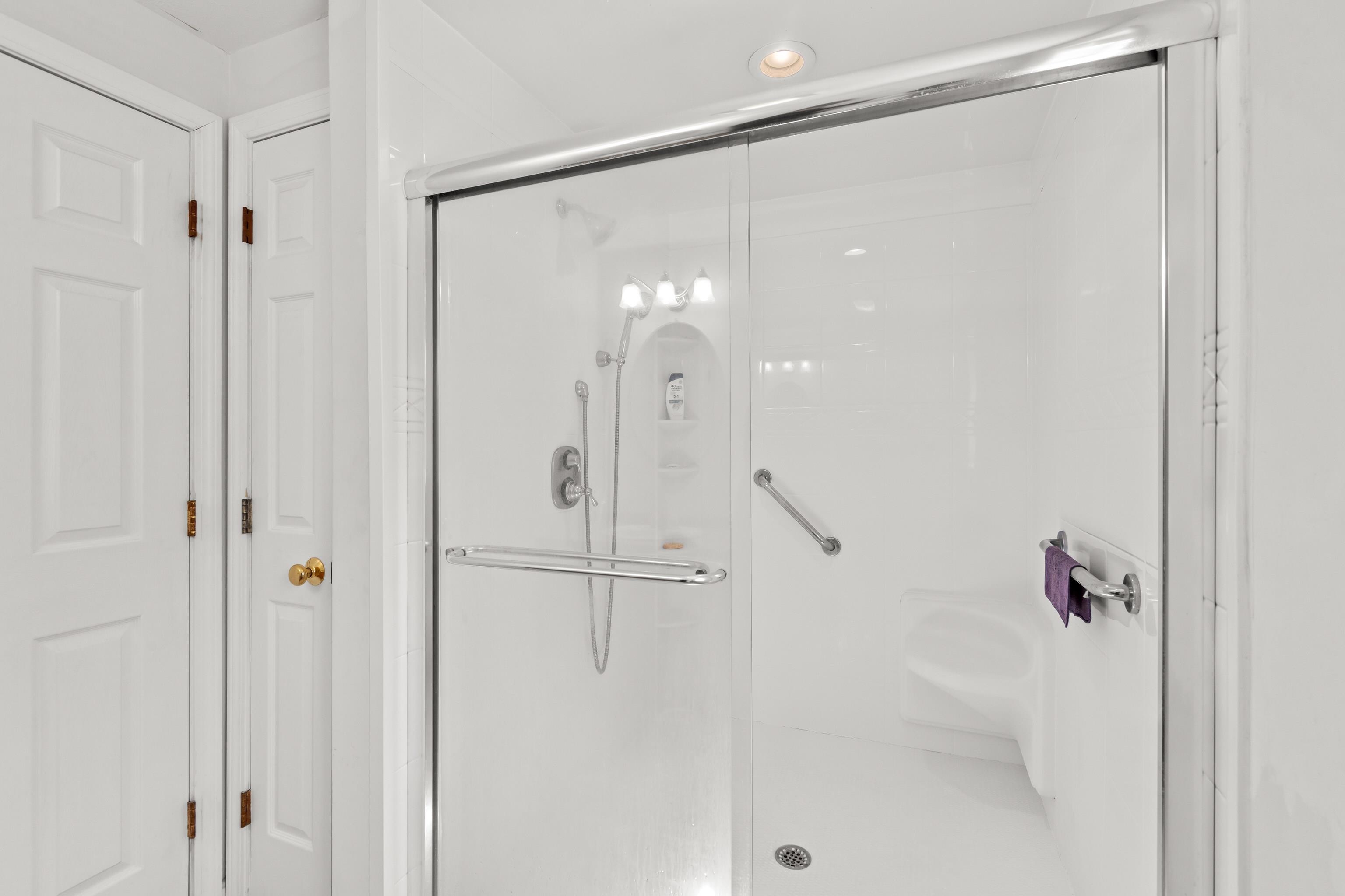 49 Chester Road Derry, NH 03038 - Photo 23 of 31