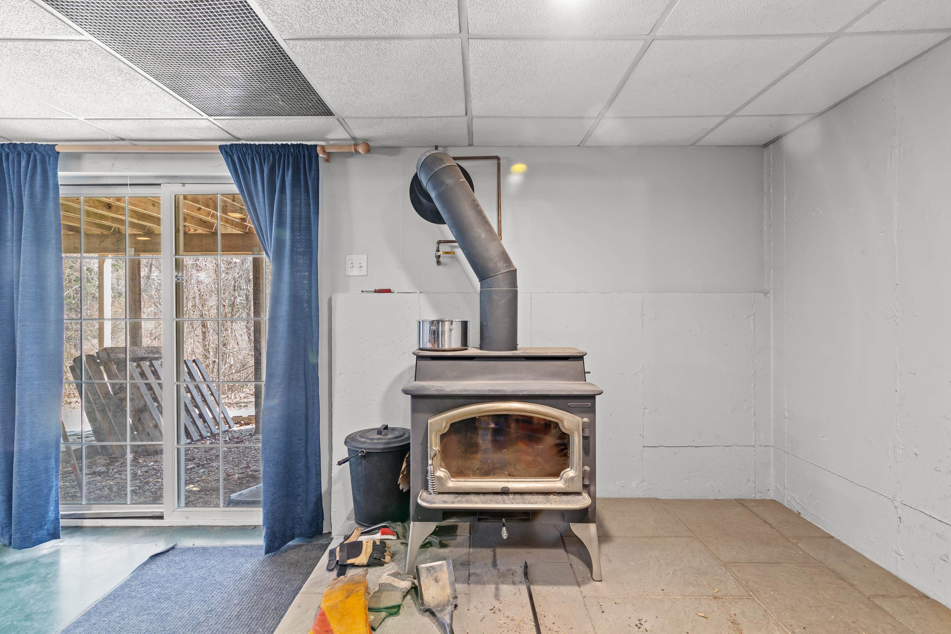 49 Chester Road Derry, NH 03038 - Photo 28 of 31