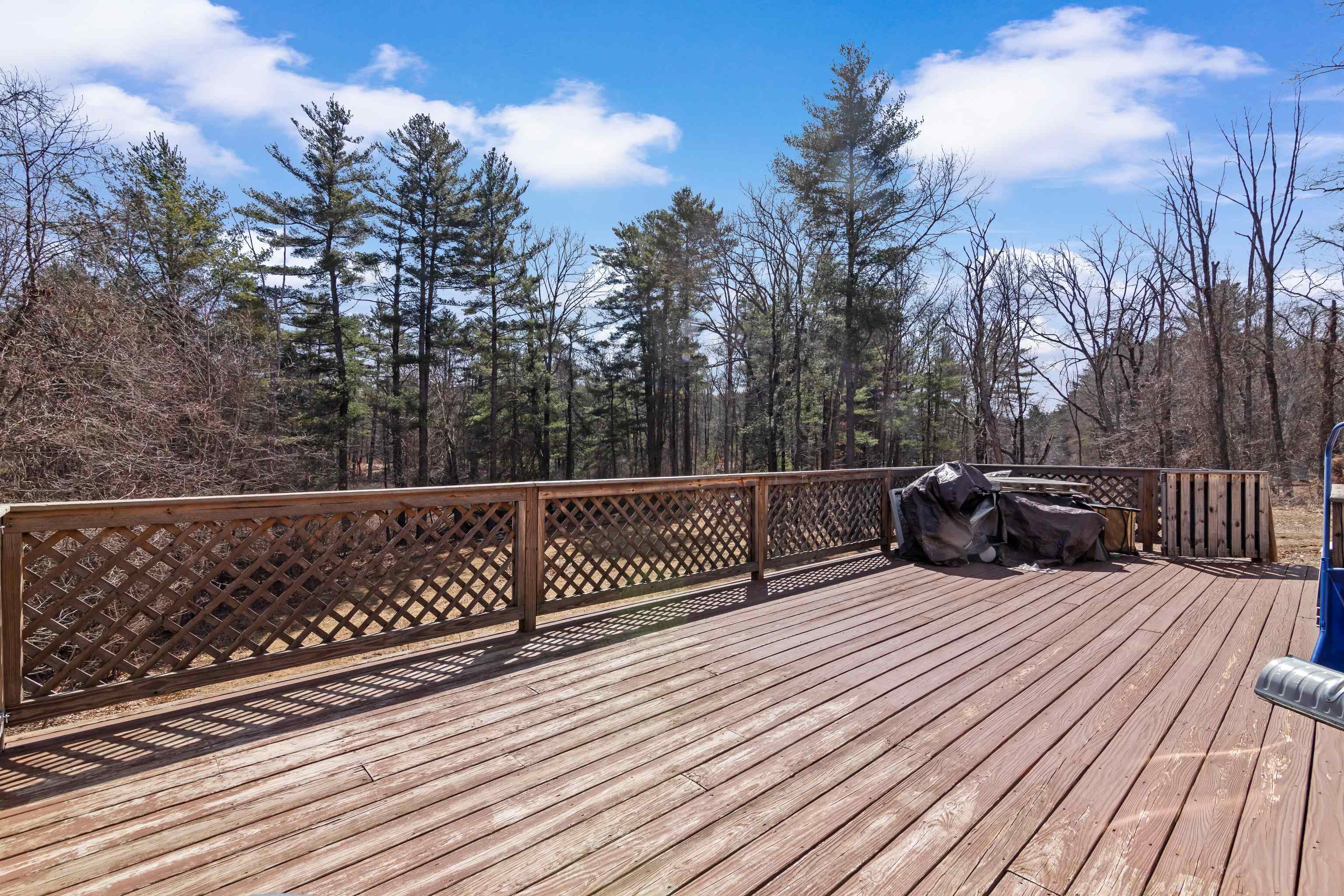 49 Chester Road Derry, NH 03038 - Photo 5 of 31