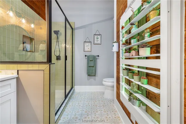 a view of a walk in closet