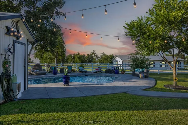 a view of outdoor space and garden